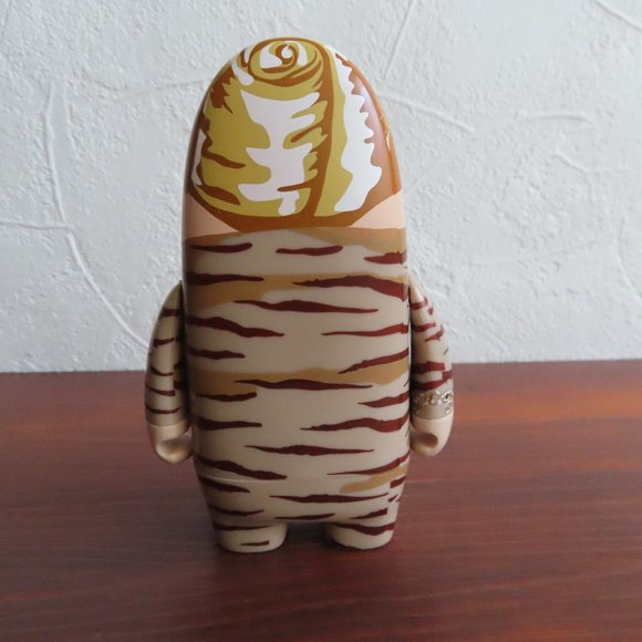 2004 Visionaire #44 Kidrobot Valentino Toy - Picture 4 of 7